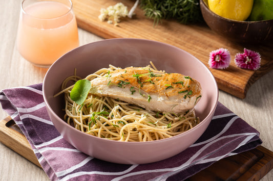 Spaghetti al Perejil con Pechuga de Pollo a la Plancha